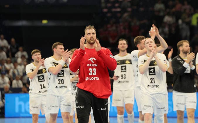 photo Cheering after the final whistle by the players from Kiel , here goalkeeper Andreas WOLFF Kiel Handball Men on Sat 30 05 2026 Mens EHF European League , Final Four in Hamburg THW Kiel Montpellier , semi-final