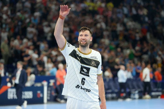 30 05 2026 ,xgox, Handball EHF European League semi-final Montpellier Handball THW Kiel emspor, f l Harald Reinkind Kiel, 6 Celebrating the victory, cheering after the end of the match Hamburg