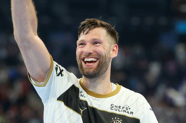 30 05 2026 ,xgox, Handball EHF European League semi-final Montpellier Handball THW Kiel emspor, f l Harald Reinkind Kiel, 6 Celebrating the victory, cheering after the end of the match Hamburg