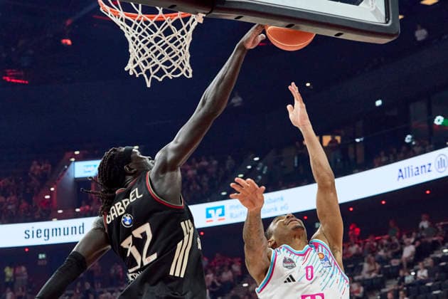 German Basketball Bundesliga BBL , FC Bayern Munich Basketball vs TELEKOM BASKETS Bonn, Munich FC Bayern Basketball, Bonn TELEKOM BASKETS, 2026 05 30 in Munich SAP Garden FINCH Jalen TELEKOM BASKETS Bonn Point Guard PG Nr0 BON0 , GABRIEL Wenyen FC Bayern Munich Basketball Center C Nr32 FCBB32 sportworld Munich SAP Garden Bayern Germany