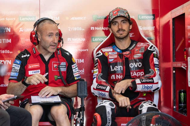 Foto IPP Enrico Schiavi Scarperia 30-05-2026 MotoGP Gran Premio Motociclismo di Italia 2026 FP2 nella foto: l ingegnere Cristian Gabarrini con Francesco Bagnaia - Ducati Lenovo Team Scarperia italy ITALY ITALY  Copyright: xR4924_italyphotopressx