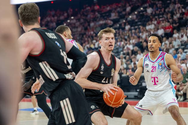Justus Hollatz 21 FC Bayern Basketball , Joel Aminu 21 Telekom Baskets Bonn , FC Bayern Basketball vs Telekom Baskets Bonn, BBL, Semifinal 1, 30 05 2026 Munich Bavaria Germany Copyright: xkolbert-press UlrichxGamelx