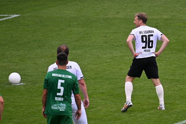 30 05 2026, xsvx, Football Langholz Cup 2026, v l Oliver Oli Pocher converts the penalty Wiesbaden