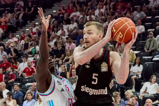 German Basketball Bundesliga BBL , FC Bayern Munich Basketball vs TELEKOM BASKETS Bonn, Munich FC Bayern Basketball, Bonn TELEKOM BASKETS, 2026 05 30 in Munich SAP Garden GIFFEY Niels FC Bayern Munich Basketball Small Forward SF Nr5 FCBB5 , BIRTS Tylan TELEKOM BASKETS Bonn Small Forward SF Nr5 BON5 sportworld Munich SAP Garden Bayern Germany