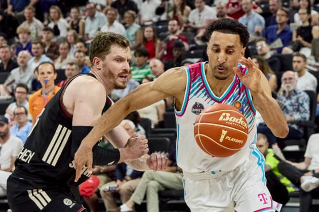 German Basketball Bundesliga BBL , FC Bayern Munich Basketball vs TELEKOM BASKETS Bonn, Munich FC Bayern Basketball, Bonn TELEKOM BASKETS, 2026 05 30 in Munich SAP Garden AMINU Joel TELEKOM BASKETS Bonn Shooting Guard SG Nr21 BON21 , OBST Andreas FC Bayern Munich Basketball Shooting Guard SG Nr13 FCBB13 sportworld Munich SAP Garden Bayern Germany