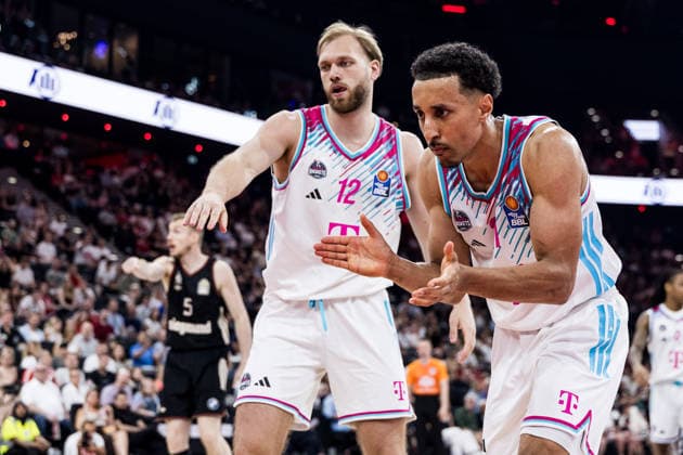 MUNICH, GERMANY - MAY 30: Jonathan Baehre (Bähre, Bahre, Telekom Baskets Bonn, 1) applauds after a foul call during the easyCredit Basketball Bundesliga Playoffs Semi-final match 1 between FC Bayern Muenchen vs. Telekom Baskets Bonn at SAP Garden on match 1 of easyCredit Basketball Bundesliga Playoffs Semi-final on May 30, 2026 in Munich, Germany. Bavaria Germany Copyright: xSteffiexWunderlx