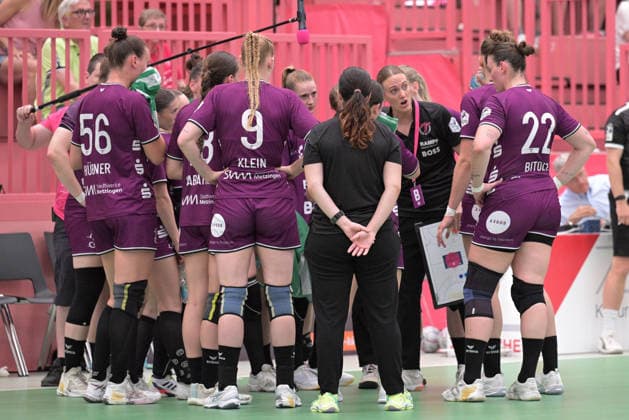 Time Out TusSies TusSies Metzingen vs SV Union Halle Neustadt , Handball, Alsco HBF, 7 Play Off League Matchday, Season 2025 2026, 30 05 2026 TusSies Metzingen vs SV Union Halle Neustadt , Handball, Alsco HBF, 7 Play Off League Matchday, Season 2025 2026, 30 05 2026 Tuebingen Copyright: xEibner-Pressefoto TobiasxBaurx EP_TBR