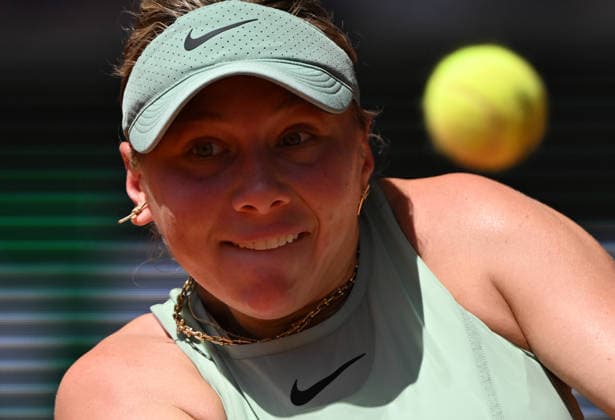 2026 French Open, Roland-Garros - Day 7 PARIS, FRANCE - MAY 30: Amanda Anisimova of the United States in action during the Women’s Singles third-round match against Diane Parry of France on Day Seven of the 2026 French Open at the Roland-Garros Complex in Paris on May 30, 2026. Mustafa Yalcin Anadolu Paris France. Editorial use only. Please get in touch for any other usage.  Copyright: x2026xAnadoluxMustafaxYalcinx