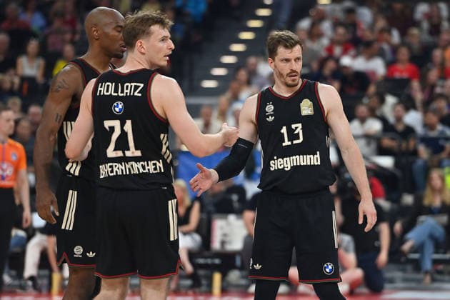 from left Isiaha MIKE FCB , Justus HOLLATZ FCB , Andreas OBST FCB Basketball BBL,Season 2025 2026 ,1 Play Off Semifinal FC Bayern Muenchen Telekom Baskets Bonn on 30 05 2025, S A P G A R D EN