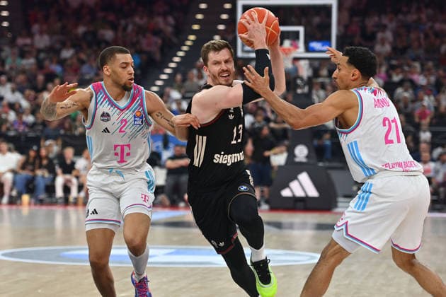 Andreas OBST FCB Alijah COMITHIER Bonn,left and right Joel AMINU Bonn action,duel Basketball BBL,season 2025 2026,1 Play Off semi-final FC Bayern Muenchen Telekom Baskets Bonn on 30 05 2025, S A P G A R D EN