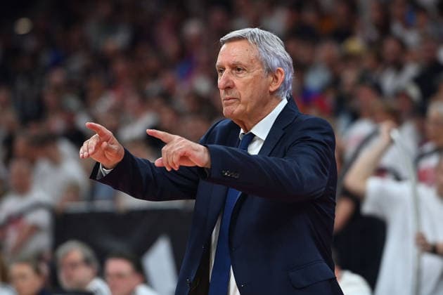 Coach Svetislav PESIC FCB, gestures, gives instructions, single image, cropped single motif, half figure, half figure Basketball BBL, season 2025 2026, 1 Play Off semi-final FC Bayern Muenchen Telekom Baskets Bonn on 30 05 2025, S A P G A R D EN