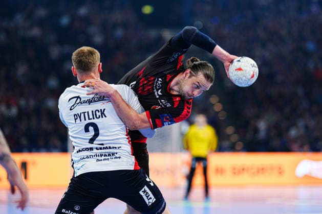 Simon Pytlick SG Flensburg Handewitt, 02 , Olle Forsell Schefvert MT Melsungen, 25 GER, MT Melsungen vs SG Flensburg Handewitt, Handball, EHF European League, Semi-final, Season 2025 2026, 30 05 2026 GER, MT Melsungen vs SG Flensburg Handewitt, Handball, EHF European League, Semi-final, Season 2025 2026, 30 05 2026 Hamburg Copyright: xEibner-Pressefoto MarcelxvonxFehrnx EP_MFN