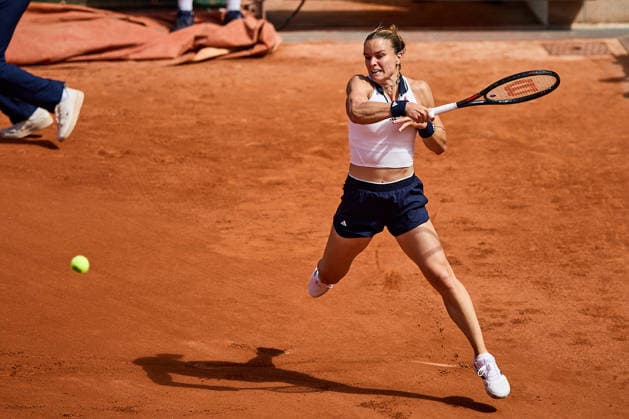 May 30, 2026, Paris, Ile-De-France, France: Iva Jovic of United States is waiting for the service of Naomi Osaka of Japan during the French Open at Roland Garros - Tennis Grand Slam, 30.5.2026 in Paris (Roland Garros), France Tennis 2026: ROLAND GARROS - French Open Tennis Grand Slam - Paris: CHWALINSKA 1:6 6:3 6:2 SAKKARI  - ZUMAs343 20260530_zsp_s343_113 Copyright: xMathiasxSchulzx