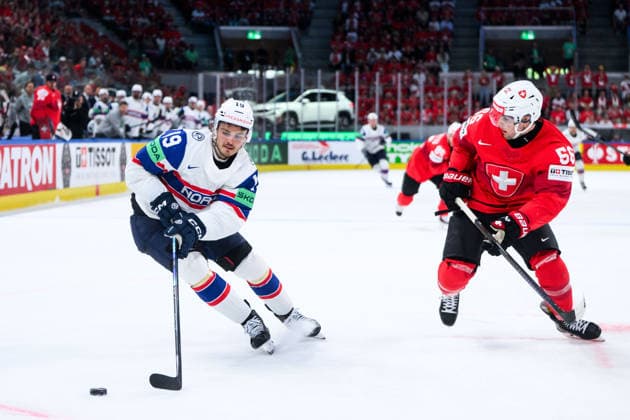 260530 Havard ostrem Salsten of Norway and Tim Berni of Switzerland during the 2026 IIHF Ice Hockey World Championship semifinal match between Switzerland and Norway on May 30, 2026 in Zürich Photo Jesper Zerman BILDBYRAN kod JZ JZ0737 ishockey ice hockey ishockey vm 2026 vm 2026 iihf world championship semifinal semifinals switzerland schweiz norge norway bbeng norge norway  Copyright: JESPERxZERMAN BB260530JZ025