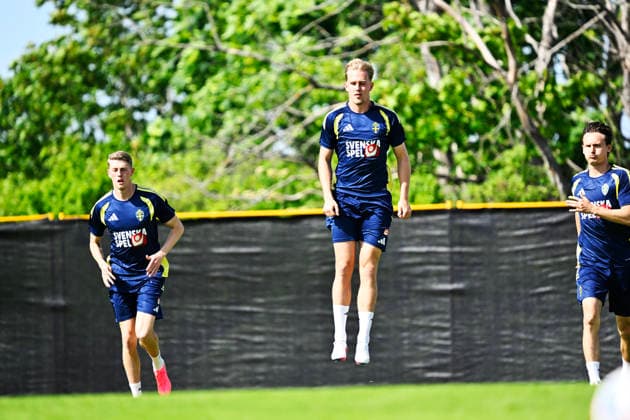 STOCKHOLM, SWEDEN 20260530 Sweden s Alexander Bernhardsson, Herman Johansson Sweden s Gustaf Lagerbielke and Hjalmar Ekdal as the men s national team trains on Bosön ahead of the upcoming World Cup and friendly matches against Norway and Greece STOCKHOLM SWEDEN x10050x  Copyright: xPontusxLundahl TTx NATIONAL FOOTBALL TEAM TRAINING BOSÖN