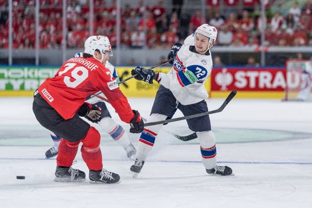 30 05 2026, Zurich, Swiss Life Arena, Ice Hockey World Championships Semifinal Switzerland Norway, 79 Calvin Thurkauf Switzerland , 72 Stian Solberg Norway Zurich Swiss Life Arena Zurich Switzerland Copyright: xJustPictures.ch StefanxEmchx jp-de-StEm-DSC0020420260530