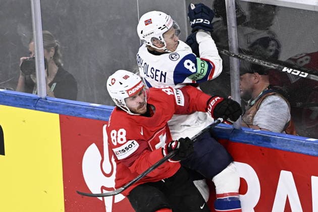 LKS 20260530 88 Christoph Bertschy of Switzerland and 8 Mikkel Oby-Olsen of Norway during the 2026 IIHF Ice hockey, Eishockey World Championships semi-final match between Switzerland and Norway in Zurich on May 30, 2026. - RONI REKOMAA Zürich Switzerland 6VMpSs3tUpU  Copyright: xRonixRekomaax 6VMpSs3tUpU