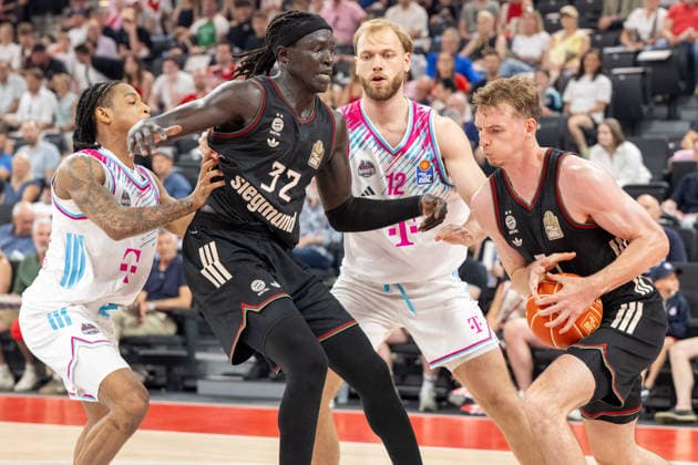 Wenyen Gabriel 32 FC Bayern Basketball , Melvin Jostmann 12 Telekom Baskets Bonn , Niels Giffey 5 FC Bayern Basketball , FC Bayern Basketball vs Telekom Baskets Bonn, BBL, Semifinal 1, 30 05 2026 Munich Bavaria Germany Copyright: xkolbert-press UlrichxGamelx