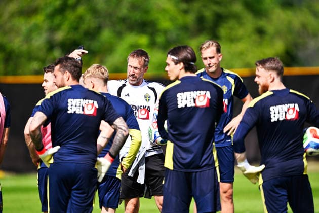 STOCKHOLM, SWEDEN 20260530 Swedish national team captain Graham Potter as the men s national team trains on Bosön ahead of the upcoming World Cup and friendly matches against Norway and Greece STOCKHOLM SWEDEN x10050x  Copyright: xPontusxLundahl TTx NATIONAL FOOTBALL TEAM TRAINING BOSÖN