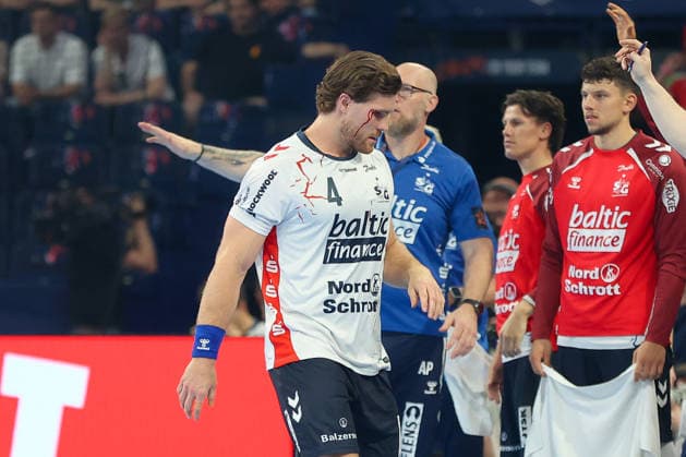 30 05 2026, xgox, Handball EHF European League semi-final MT Melsungen SG Flensburg Handewitt v l Johannes Golla Flensburg, 4 bleeding from eye, injury, injured Hamburg