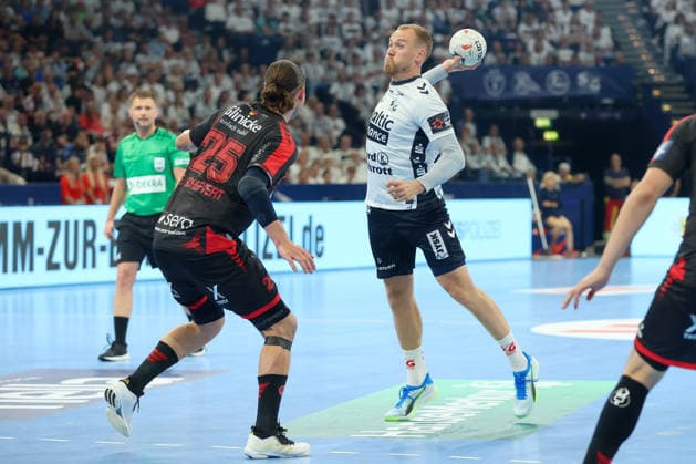 30 05 2026, xgox, Handball EHF European League Semi-Final MT Melsungen SG Flensburg Handewitt v l Simon Pytlick Flensburg, 2 throws goal, Torschuetze, erzielt Tor, Treffer, scores the goal Hamburg