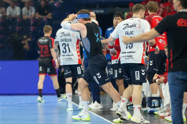 30 05 2026, xgox, Handball EHF European League semi-final MT Melsungen SG Flensburg Handewitt v l Johannes Golla Flensburg, 4 must change jersey Hamburg
