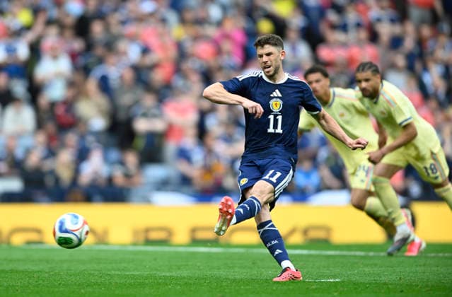 Glasgow, Scotland, 30th May 2026. Ryan Christie of Scotland scores the 4th goal from the penalty spot during the Scotland vs Curacao International Friendly, Länderspiel, Nationalmannschaft match at Hampden Park, Glasgow. Picture credit should read: Neil Hanna Sportimage EDITORIAL USE ONLY. No use with unauthorised audio, video, data, fixture lists, club league logos or live services. Online in-match use limited to 120 images, no video emulation. No use in betting, games or single club league player publications. SPI_035_NH_Scotland_Curacao SPI-4830-0035