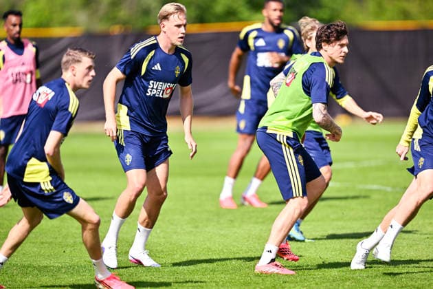 STOCKHOLM, SWEDEN 20260530 Sweden s Herman Johansson and Victor Nilsson Lindelöf during the men s national team s training session on Bosön ahead of the upcoming World Cup and friendly matches against Norway and Greece STOCKHOLM SWEDEN x10050x  Copyright: xPontusxLundahl TTx NATIONAL FOOTBALL TEAM TRAINING BOSÖN