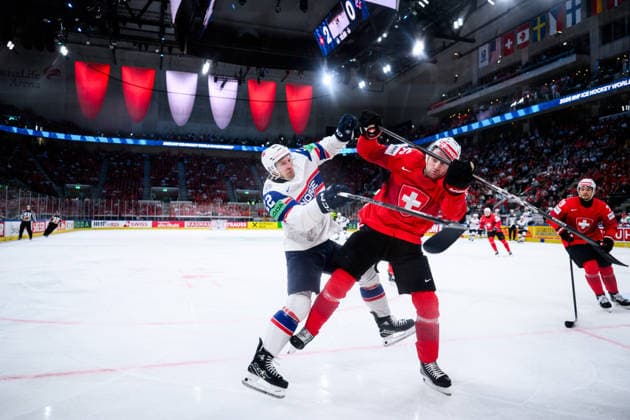 260530 Martin Ronnild of Norway and Janis Moser of Switzerland during the 2026 IIHF Ice Hockey World Championship semifinal match between Switzerland and Norway on May 30, 2026 in Zürich Photo Jesper Zerman BILDBYRAN kod JZ JZ0737 ishockey ice hockey ishockey vm 2026 vm 2026 iihf world championship semifinal semifinals switzerland schweiz norge norway bbeng  Copyright: JESPERxZERMAN BB260530JZ039