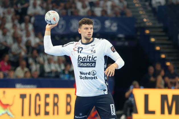 30 05 2026, xgox, Handball EHF European League semi-final MT Melsungen SG Flensburg Handewitt v l Marko Grgic Flensburg, 17 on the ball, plays the ball Hamburg