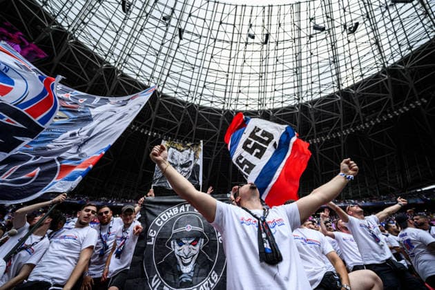 260530 Fans of Paris Saint Germain ahead of the UEFA Champions League final match between Paris Saint Germain and Arsenal on May 30, 2026 in Budapest Photo Maxim Thore BILDBYRAN kod MT MT1056 fotboll football soccer fotball uefa champions league champions league paris saint germain arsenal bbeng publik  Copyright: MAXIMxTHORE BB260530MT011