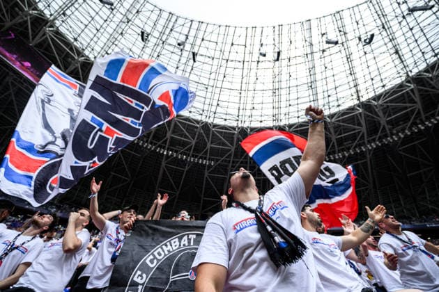 260530 Fans of Paris Saint Germain ahead of the UEFA Champions League final match between Paris Saint Germain and Arsenal on May 30, 2026 in Budapest Photo Maxim Thore BILDBYRAN kod MT MT1056 fotboll football soccer fotball uefa champions league champions league paris saint germain arsenal bbeng publik  Copyright: MAXIMxTHORE BB260530MT012