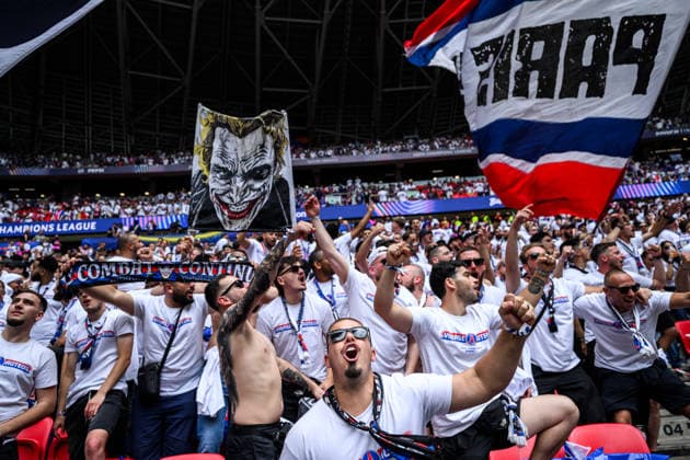 260530 Fans of Paris Saint Germain ahead of the UEFA Champions League final match between Paris Saint Germain and Arsenal on May 30, 2026 in Budapest Photo Maxim Thore BILDBYRAN kod MT MT1056 fotboll football soccer fotball uefa champions league champions league paris saint germain arsenal bbeng publik  Copyright: MAXIMxTHORE BB260530MT013