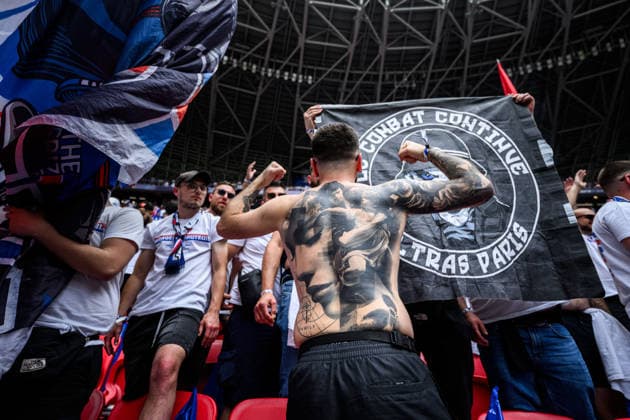 260530 Fans of Paris Saint Germain ahead of the UEFA Champions League final match between Paris Saint Germain and Arsenal on May 30, 2026 in Budapest Photo Maxim Thore BILDBYRAN kod MT MT1056 fotboll football soccer fotball uefa champions league champions league paris saint germain arsenal bbeng publik  Copyright: MAXIMxTHORE BB260530MT014