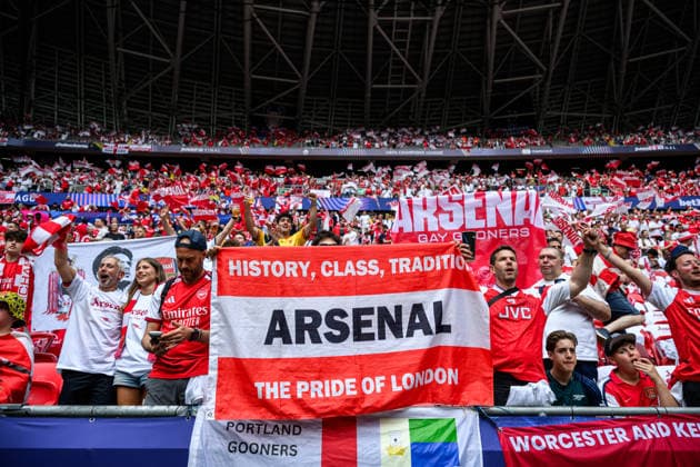 260530 Fans of Arsenal ahead of the UEFA Champions League final match between Paris Saint Germain and Arsenal on May 30, 2026 in Budapest Photo Maxim Thore BILDBYRAN kod MT MT1056 fotboll football soccer fotball uefa champions league champions league paris saint germain arsenal bbeng publik  Copyright: MAXIMxTHORE BB260530MT017