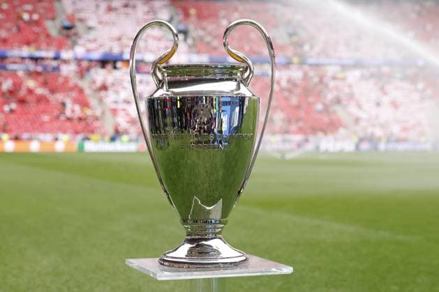 Football, CL, Final in Budapest, Paris St. Germain - FC Arsenal, The trophy