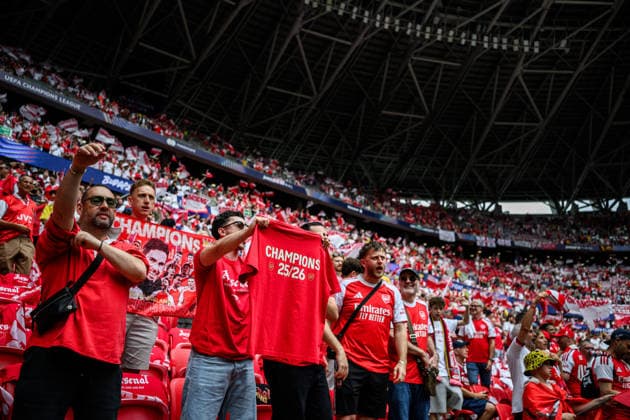 260530 Fans of Arsenal ahead of the UEFA Champions League final match between Paris Saint Germain and Arsenal on May 30, 2026 in Budapest Photo Maxim Thore BILDBYRAN kod MT MT1056 fotboll football soccer fotball uefa champions league champions league paris saint germain arsenal bbeng publik  Copyright: MAXIMxTHORE BB260530MT018