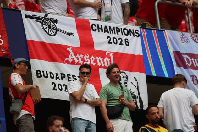 Paris Saint-Germain v Arsenal FC - UEFA Champions League Final 2026 Arsenal Fans with banner before the UEFA Champions League Final 2026 match between Paris Saint-Germain and Arsenal FC at Puskas Arena on May 30, 2026 in Budapest, Hungary. WARNING! This Photograph May Only Be Used For Newspaper And Or Magazine Editorial Purposes. May Not Be Used For Publications Involving 1 player, 1 Club Or 1 Competition Without Written Authorisation From Football DataCo Ltd. For Any Queries, Please Contact Football DataCo Ltd on +44 (0) 207 864 9121 Budapest Puskas Arena Hungary Hungary Copyright: xAllstarxPicturexLibraryxLtdx