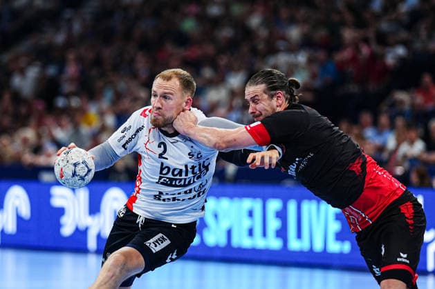 Simon Pytlick SG Flensburg Handewitt, 02 , Olle Forsell Schefvert MT Melsungen, 25 GER, MT Melsungen vs SG Flensburg Handewitt, Handball, EHF European League, Semi-final, Season 2025 2026, 30 05 2026 GER, MT Melsungen vs SG Flensburg Handewitt, Handball, EHF European League, Semi-final, Season 2025 2026, 30 05 2026 Hamburg Copyright: xEibner-Pressefoto MarcelxvonxFehrnx EP_MFN