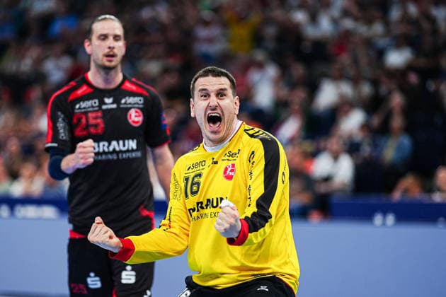 Cheers after Nebojsa Simics save MT Melsungen, 16 GER, MT Melsungen vs SG Flensburg Handewitt, Handball, EHF European League, Semi-final, Season 2025 2026, 30 05 2026 GER, MT Melsungen vs SG Flensburg Handewitt, Handball, EHF European League, Semi-final, Season 2025 2026, 30 05 2026 Hamburg Copyright: xEibner-Pressefoto MarcelxvonxFehrnx EP_MFN