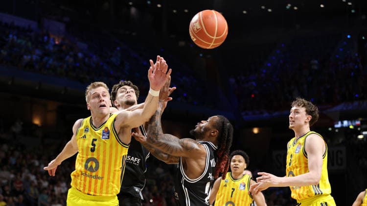 Sam Griesel, Zachary Ensminger, Cobe Williams, Alex O Connell duel Game scene Action Sport Basketball BBL Bundesliga Mens Play Off Semi-Final 1 Game Season 2025 2026 30 05 2026 ALBA Berlin vs BMA365 Bamberg Baskets