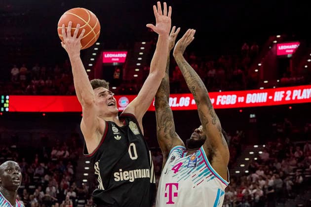 German Basketball Bundesliga BBL , FC Bayern Munich Basketball vs TELEKOM BASKETS Bonn, Munich FC Bayern Basketball, Bonn TELEKOM BASKETS, 2026 05 30 in Munich SAP Garden LUCIC Vladimir FC Bayern Munich Basketball Small Forward SF Nr11 FCBB11 , GARRETT Jr Jeff TELEKOM BASKETS Bonn Power Forward PF Nr4 BON4 sportworld Munich SAP Garden Bayern Germany