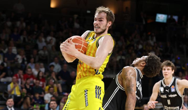 Malte Delow on the ball, Demarcus Demonia duel Game scene Action Sport Basketball BBL Bundesliga Mens Play Off Semi-Final 1 Game Season 2025 2026 30 05 2026 ALBA Berlin vs BMA365 Bamberg Baskets