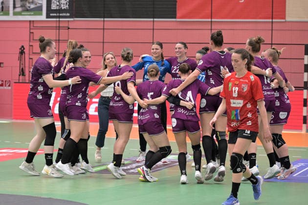 the TusSies cheer again on the last match after the 36 28 against SV Union Halle Neustadt TusSies Metzingen vs SV Union Halle Neustadt , Handball, Alsco HBF, 7 Play Off League Matchday, Season 2025 2026, 30 05 2026 TusSies Metzingen vs SV Union Halle Neustadt , Handball, Alsco HBF, 7 Play Off League Matchday, Season 2025 2026, 30 05 2026 Tuebingen Copyright: xEibner-Pressefoto TobiasxBaurx EP_TBR