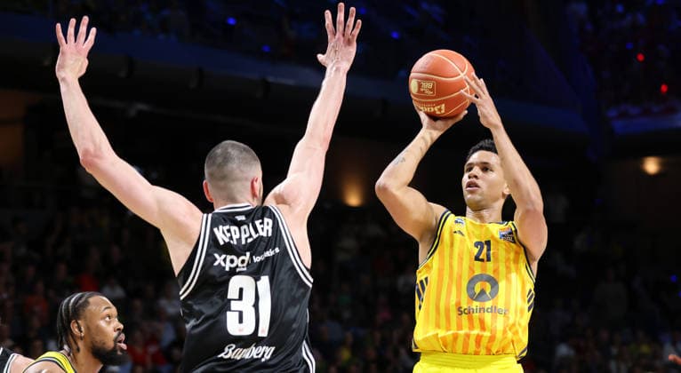 Daniel Keppeler, Michael Rataj on the ball duel Game scene Action Sport Basketball BBL Bundesliga Mens Play Off Semi-Final 1 Match Season 2025 2026 30 05 2026 ALBA Berlin vs BMA365 Bamberg Baskets