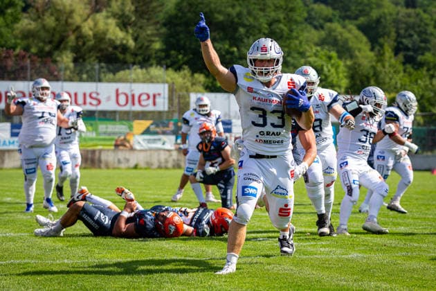 Touchdown celebration Theo Michl (Pforzheim Wilddogs, 33 Running Back) Pforzheim Wilddogs vs ifm Razorbacks Ravensburg, American Football, German Football League, Week 4, 2026, 30.05.2026, Pforzheim Kramski Arena Baden Württemberg Germany Copyright: xFootxBowl SebastianxJustx