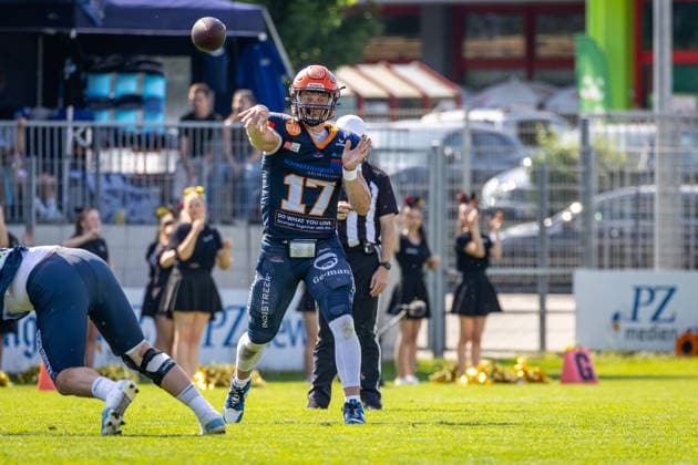 Broghean Mcgovern (ifm Razorbacks Ravensburg, 17 Quarter Back) Pforzheim Wilddogs vs ifm Razorbacks Ravensburg, American Football, German Football League, Week 4, 2026, 30.05.2026, Pforzheim Kramski Arena Baden Württemberg Germany Copyright: xFootxBowl SebastianxJustx