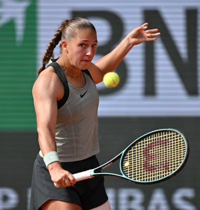 2026 French Open, Roland-Garros - Day 7 PARIS, FRANCE - MAY 30: Diane Parry of France in action during the Women’s Singles third-round match against Amanda Anisimova of the United States on Day Seven of the 2026 French Open at the Roland-Garros Complex in Paris on May 30, 2026. Mustafa Yalcin Anadolu Paris France. Editorial use only. Please get in touch for any other usage.  Copyright: x2026xAnadoluxMustafaxYalcinx