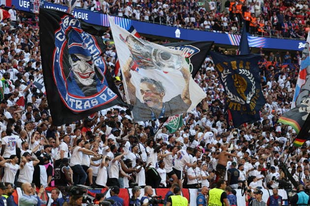 Paris Saint-Germain v Arsenal FC - UEFA Champions League Final 2026 Paris Saint-Germain fans with flags before the UEFA Champions League Final 2026 match between Paris Saint-Germain and Arsenal FC at Puskas Arena on May 30, 2026 in Budapest, Hungary. WARNING! This Photograph May Only Be Used For Newspaper And Or Magazine Editorial Purposes. May Not Be Used For Publications Involving 1 player, 1 Club Or 1 Competition Without Written Authorisation From Football DataCo Ltd. For Any Queries, Please Contact Football DataCo Ltd on +44 (0) 207 864 9121 Budapest Puskas Arena Hungary Hungary Copyright: xAllstarxPicturexLibraryxLtdx
