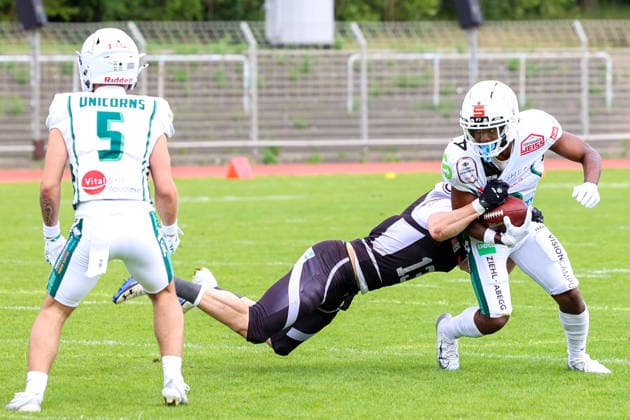 2026 05 30, Berlin Rebels vs Schwäbisch Hall Unicorns, GFL, Mommsenstadion, Berlin Jonas Gacek Berlin Rebels, 13 attacks the opponent